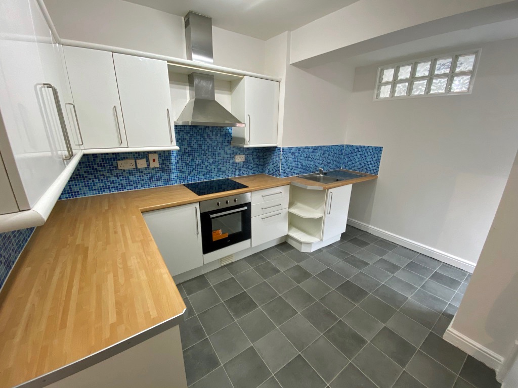 o_1elq6p06go6pjgdinl1cco14q8b